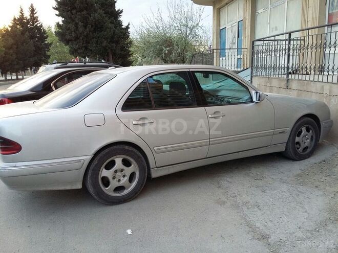 Mercedes E 220 2001, 374,000 km - 2.2 l - Xırdalan