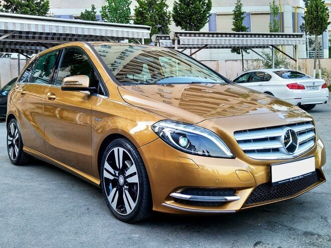 Mercedes B 180 2012, 39,000 km - 1.6 l - Bakı