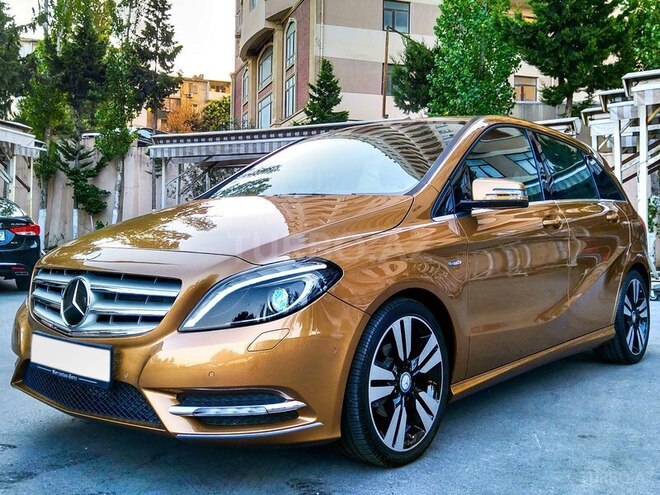 Mercedes B 180 2012, 39,000 km - 1.6 l - Bakı