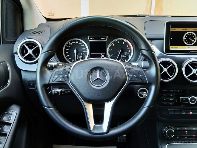 Mercedes B 180 2012, 39,000 km - 1.6 l - Bakı