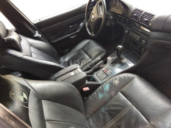 BMW 528 1996, 293,000 km - 2.8 л - Sumqayıt