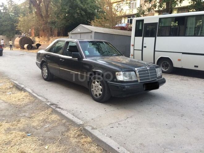 Mercedes E 300 1990, 330,000 km - 3.0 l - Bakı
