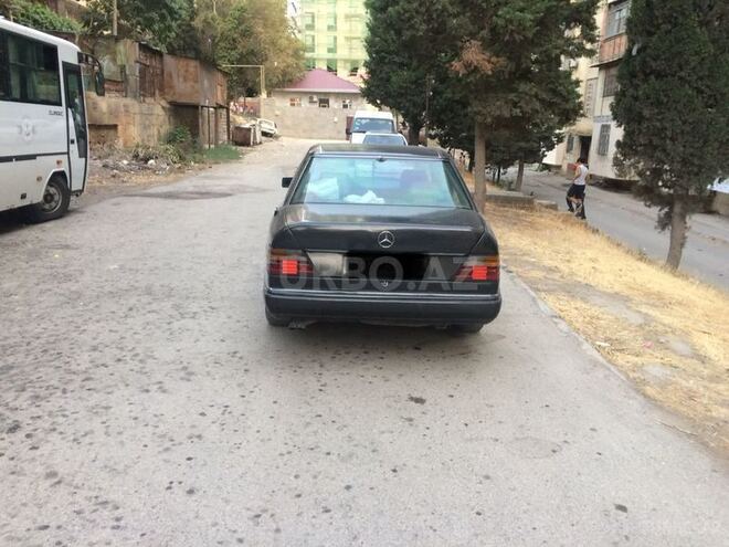 Mercedes E 300 1990, 330,000 km - 3.0 l - Bakı