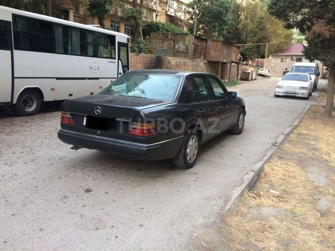 Mercedes E 300 1990, 330,000 km - 3.0 l - Bakı