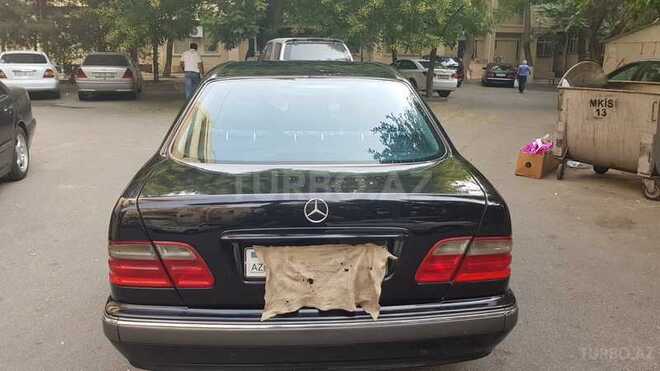 Mercedes E 220 1999, 355,000 km - 2.2 l - Bakı