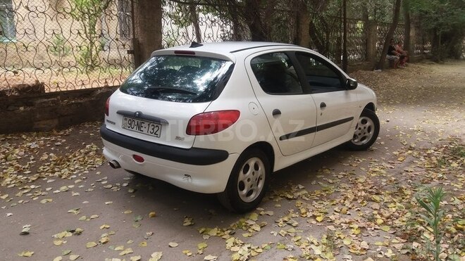 Peugeot 206 2003, 202,000 km - 1.4 l - Bakı