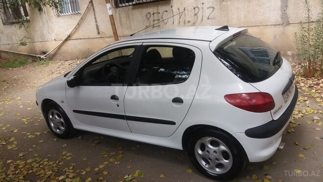 Peugeot 206 2003, 202,000 km - 1.4 l - Bakı