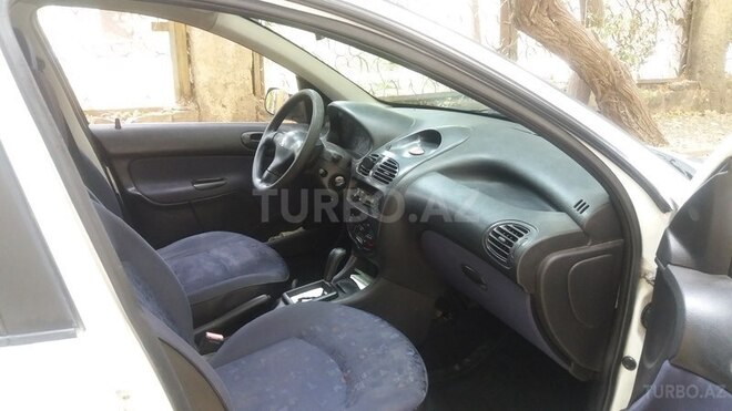Peugeot 206 2003, 202,000 km - 1.4 l - Bakı