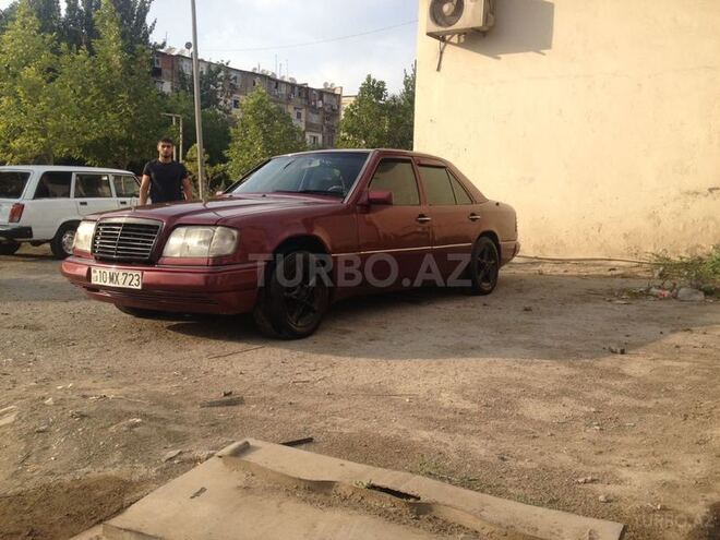Mercedes E 220 1992, 230,985 km - 0.3 l - Sumqayıt