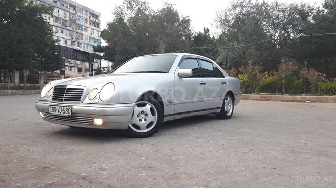 Mercedes E 230 1998, 272,000 km - 2.4 l - Bakı
