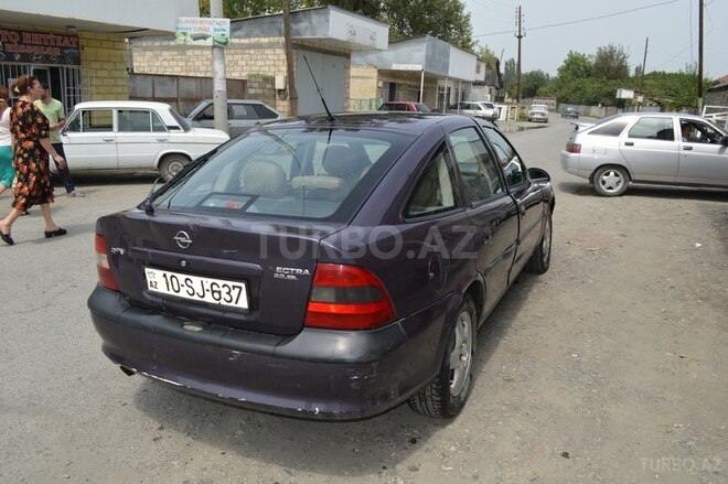 Opel Vectra 1997, 338,000 km - 2.0 l - Balakən