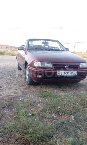 Opel Astra 1997, 180,000 km - 1.8 l - Bakı