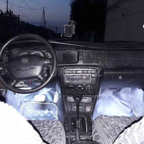 Opel Vectra 1996, 235,000 km - 2.0 l - Bakı