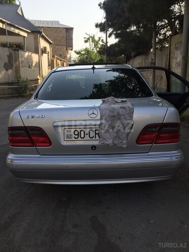 Mercedes E 240 2000, 260,300 km - 2.6 l - Bakı
