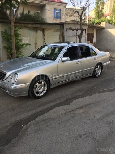Mercedes E 240 2000, 260,300 km - 2.6 l - Bakı