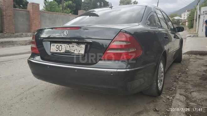 Mercedes E 220 2002, 255,000 km - 2.2 l - Şəki