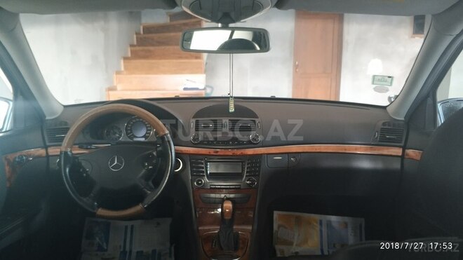Mercedes E 220 2002, 255,000 km - 2.2 l - Şəki