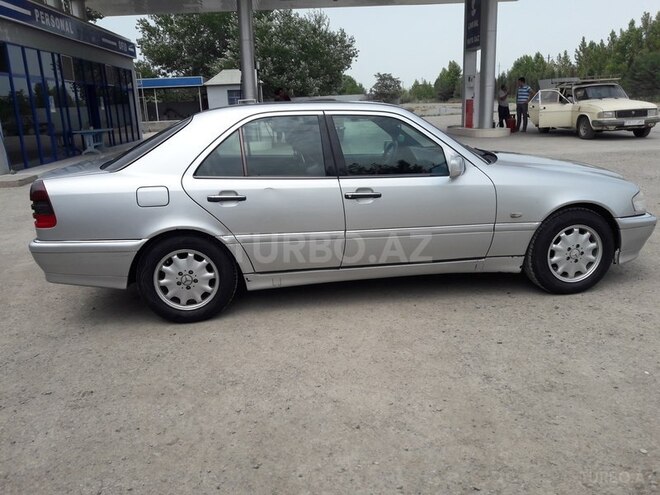 Mercedes C 240 2000, 165,000 km - 2.4 l - Sabirabad