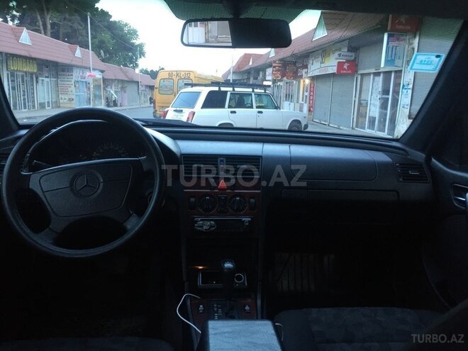 Mercedes C 180 1997, 380,000 km - 1.8 л - Tovuz