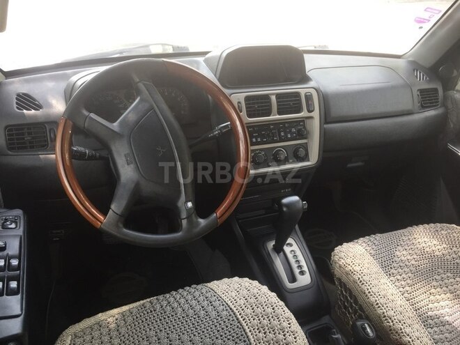 Mitsubishi Pajero io 2000, 287,000 km - 2.0 l - Bakı