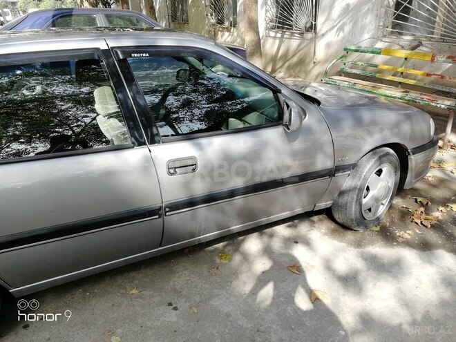 Opel Vectra 1995, 348,254 km - 2.0 l - Gəncə