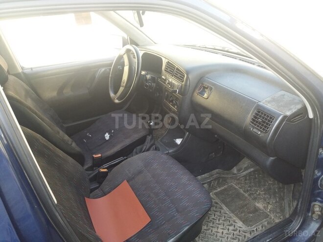 Volkswagen Golf 1993, 213,452 km - 1.6 l - Bakı