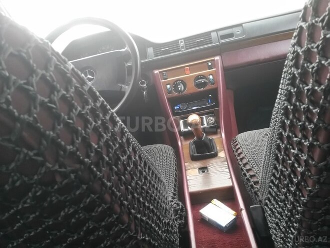 Mercedes E 250 1990, 568,326 km - 2.5 l - Biləsuvar