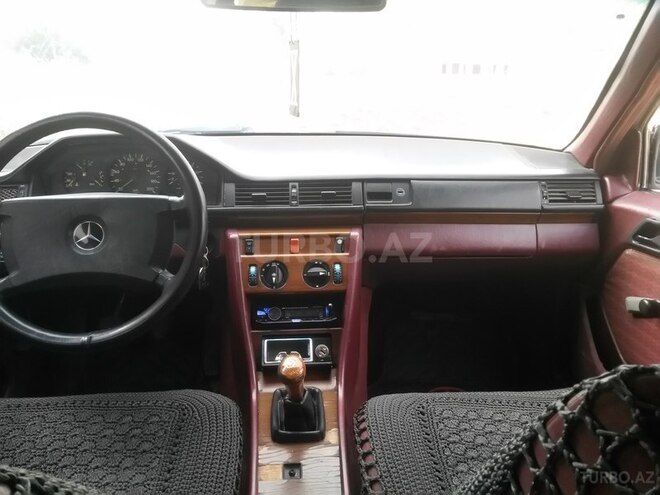 Mercedes E 250 1990, 568,326 km - 2.5 l - Biləsuvar