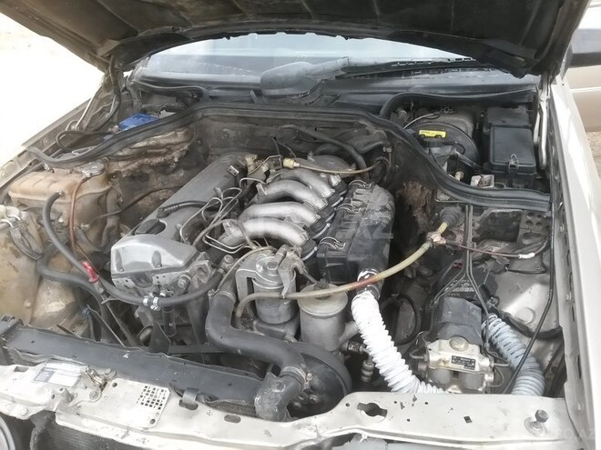 Mercedes E 250 1990, 568,326 km - 2.5 l - Biləsuvar