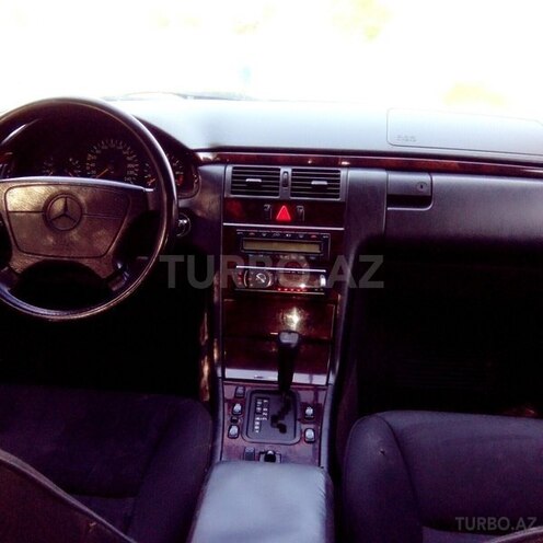 Mercedes E 230 1997, 385,000 km - 2.3 l - Bakı