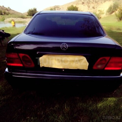 Mercedes E 230 1997, 385,000 km - 2.3 l - Bakı