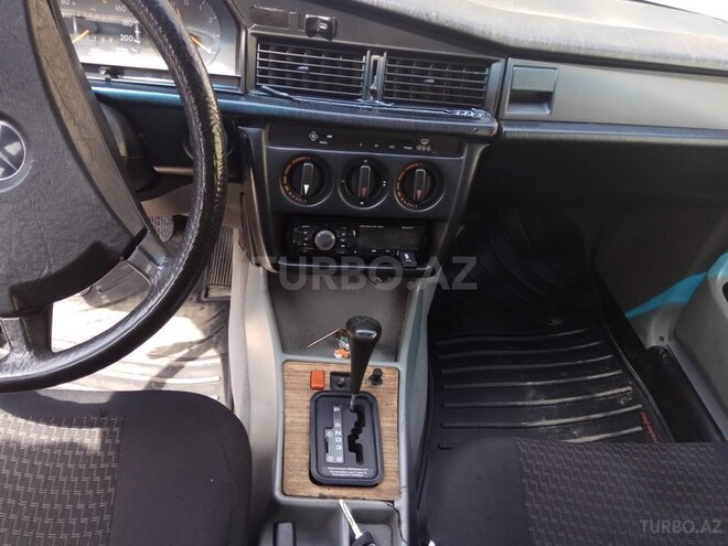 Mercedes 190 1989, 293,580 km - 2.0 л - Sabirabad