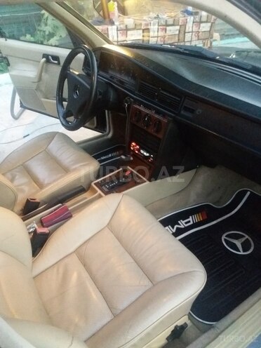 Mercedes 190 1991, 420,000 km - 2.0 l - Mingəçevir