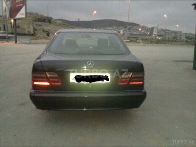 Mercedes E 220 2001, 384,000 km - 2.2 л - Bakı