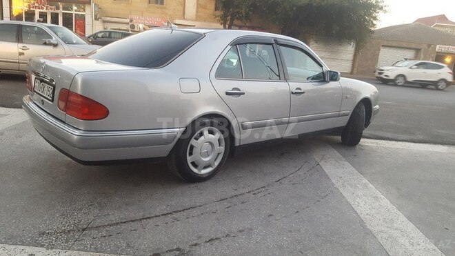 Mercedes E 230 1995, 358,000 km - 2.3 l - Bakı