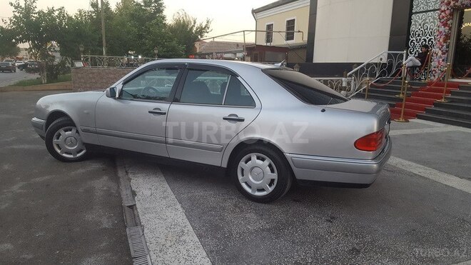 Mercedes E 230 1995, 358,000 km - 2.3 l - Bakı