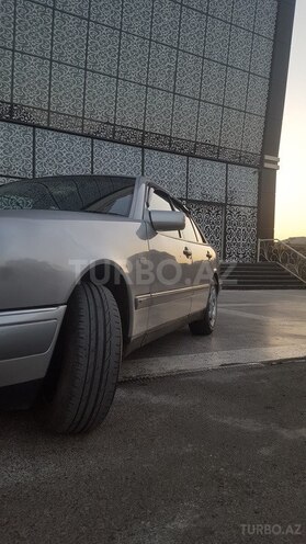 Mercedes E 230 1995, 358,000 km - 2.3 l - Bakı