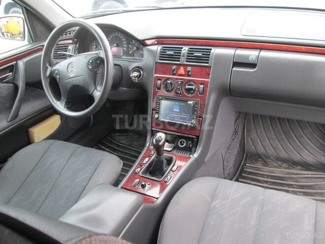 Mercedes E 220 1999, 400,000 km - 2.2 l - Bakı