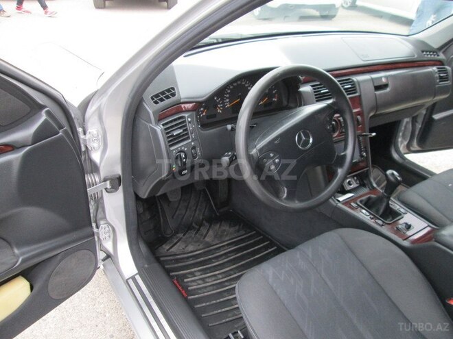 Mercedes E 220 1999, 400,000 km - 2.2 l - Bakı