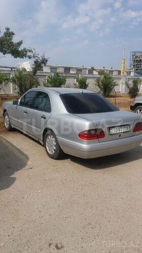 Mercedes E 240 1998, 295,000 km - 2.4 l - Bakı