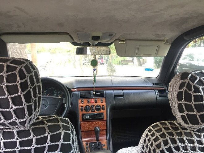 Mercedes E 240 1998, 295,000 km - 2.4 l - Bakı
