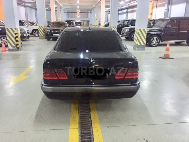 Mercedes E 240 1999, 220,000 km - 2.4 l - Bakı