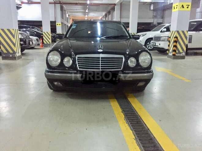 Mercedes E 240 1999, 220,000 km - 2.4 l - Bakı