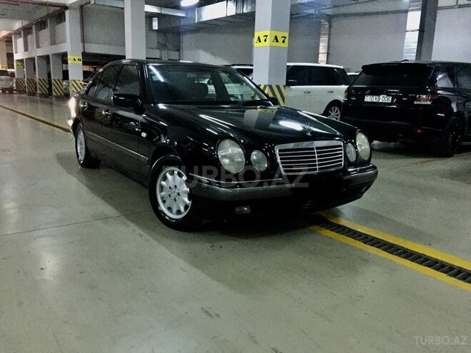 Mercedes E 240 1999, 220,000 km - 2.4 l - Bakı