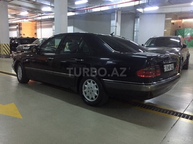 Mercedes E 240 1999, 220,000 km - 2.4 l - Bakı