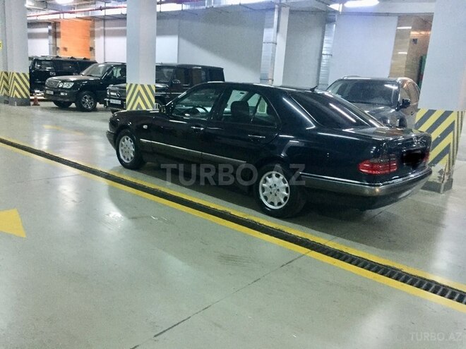 Mercedes E 240 1999, 220,000 km - 2.4 l - Bakı