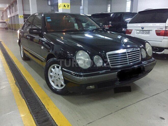 Mercedes E 240 1999, 220,000 km - 2.4 l - Bakı