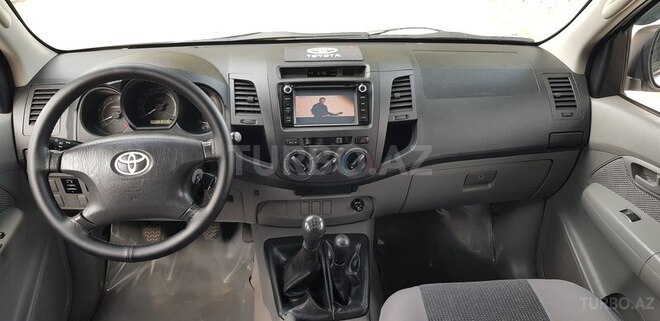 Toyota Hilux 2010, 18,000 km - 0.3 l - Ağdaş