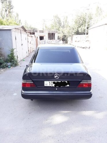 Mercedes E 230 1992, 110,000 km - 2.3 л - Bakı