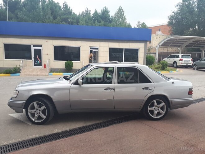 Mercedes E 280 1995, 422,000 km - 2.8 l - Bakı